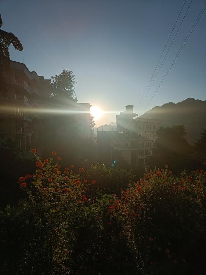 Hobbit House Hostel ริชิเคช ภายนอก รูปภาพ