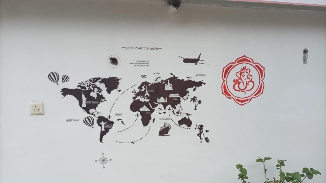 Hobbit House Hostel ริชิเคช ภายนอก รูปภาพ