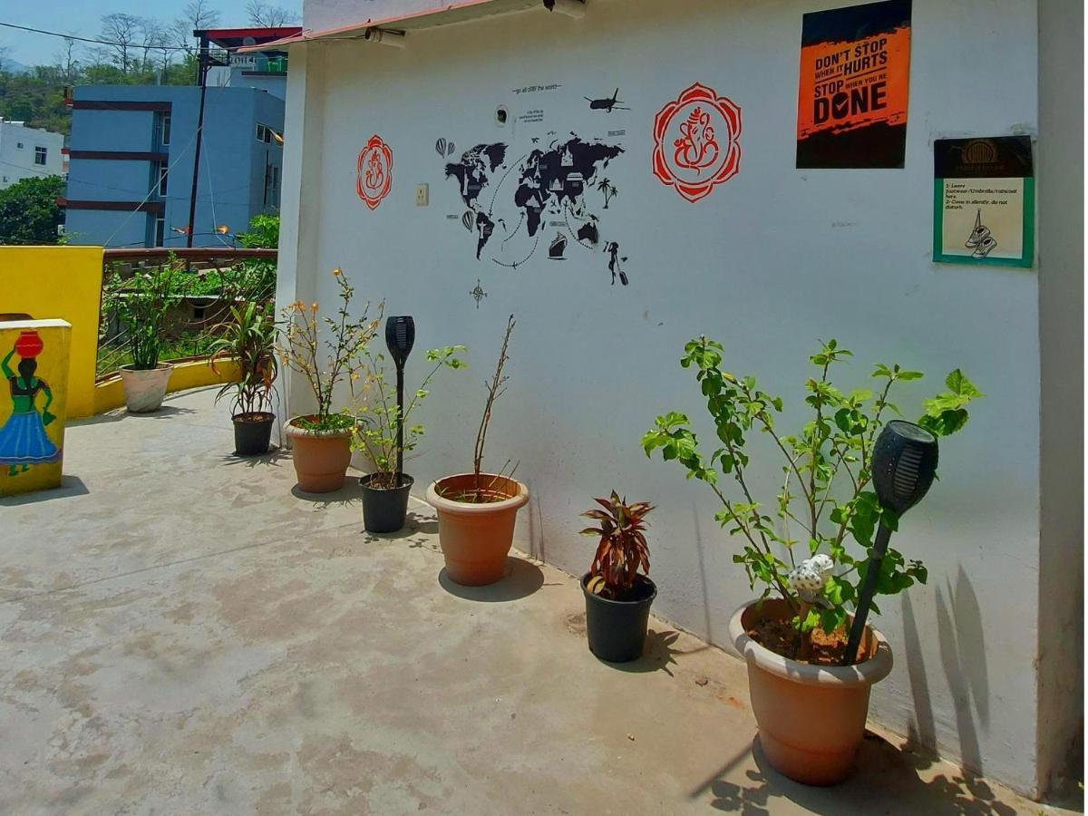 Hobbit House Hostel ริชิเคช ภายนอก รูปภาพ