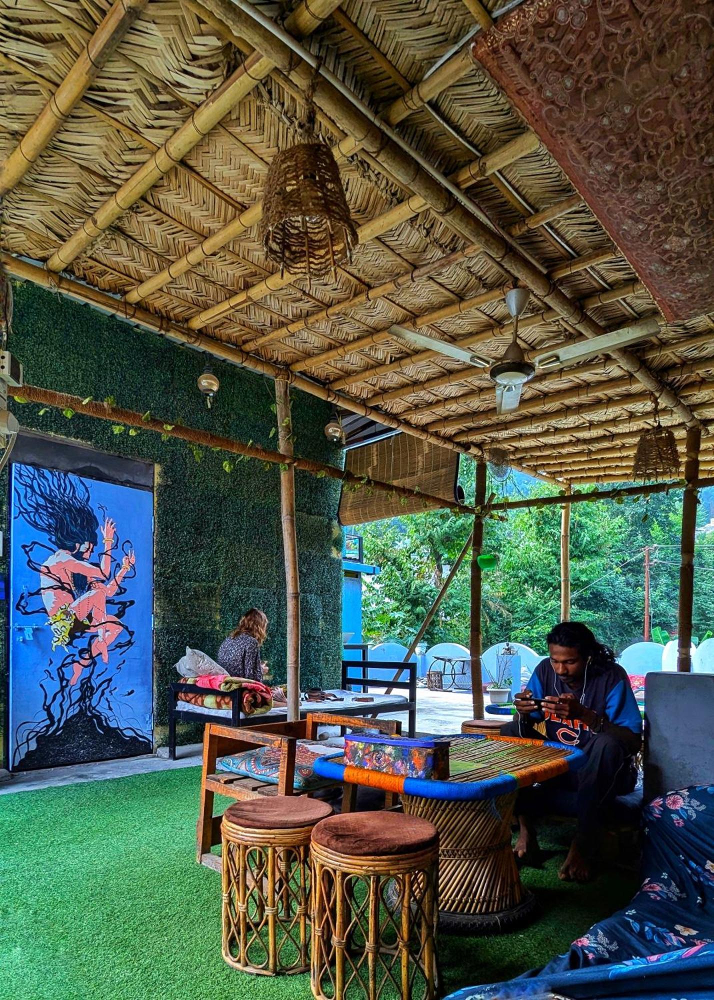 Hobbit House Hostel ริชิเคช ภายนอก รูปภาพ