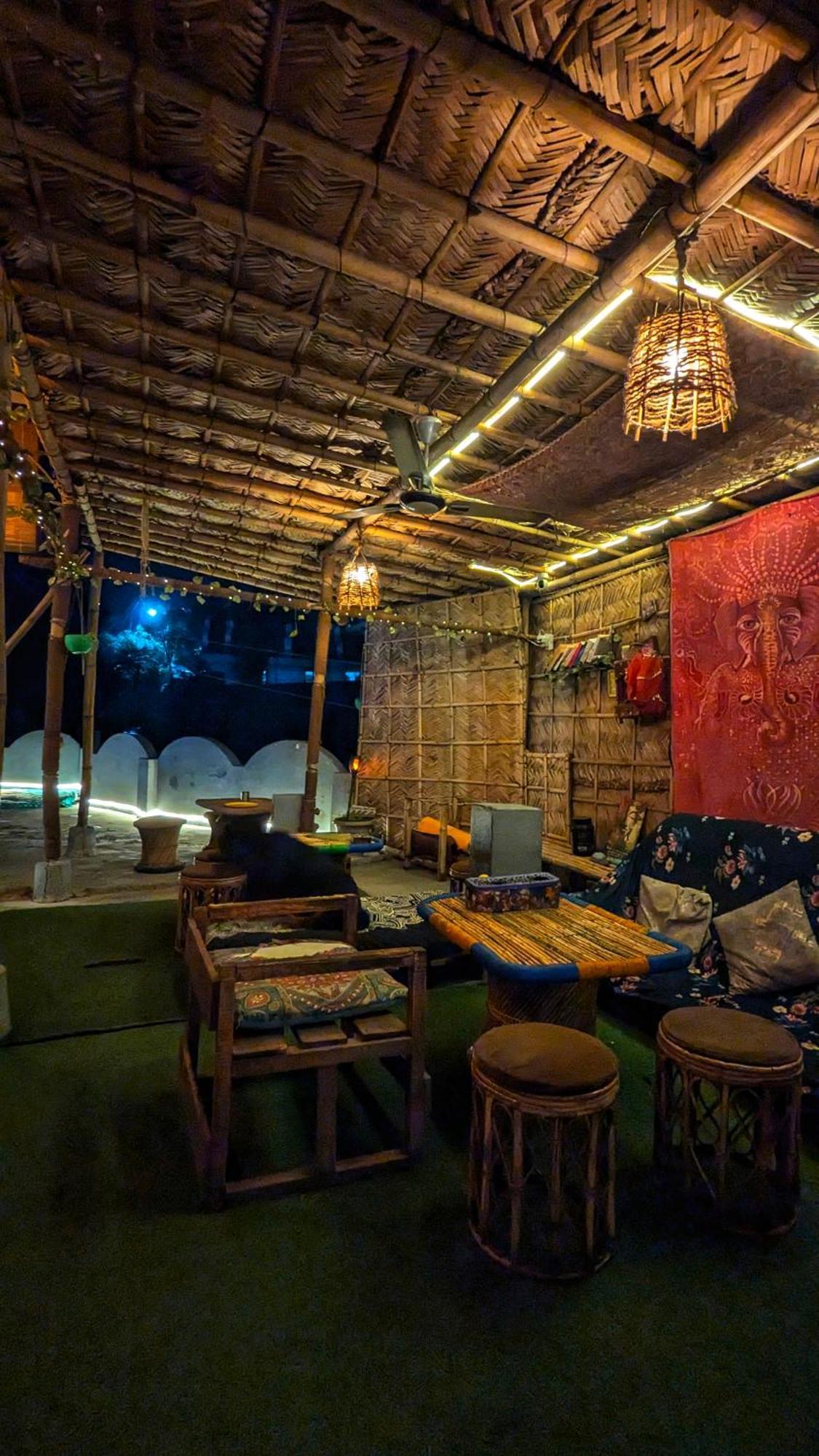 Hobbit House Hostel ริชิเคช ภายนอก รูปภาพ